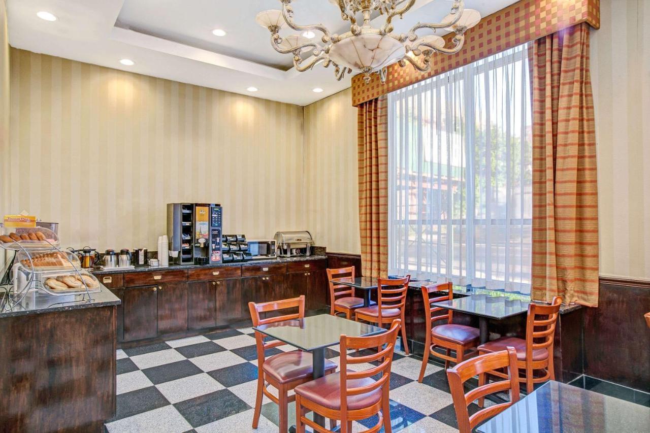 Hillcrest Hotel Near Jfk Airtrain Nova York Exterior foto